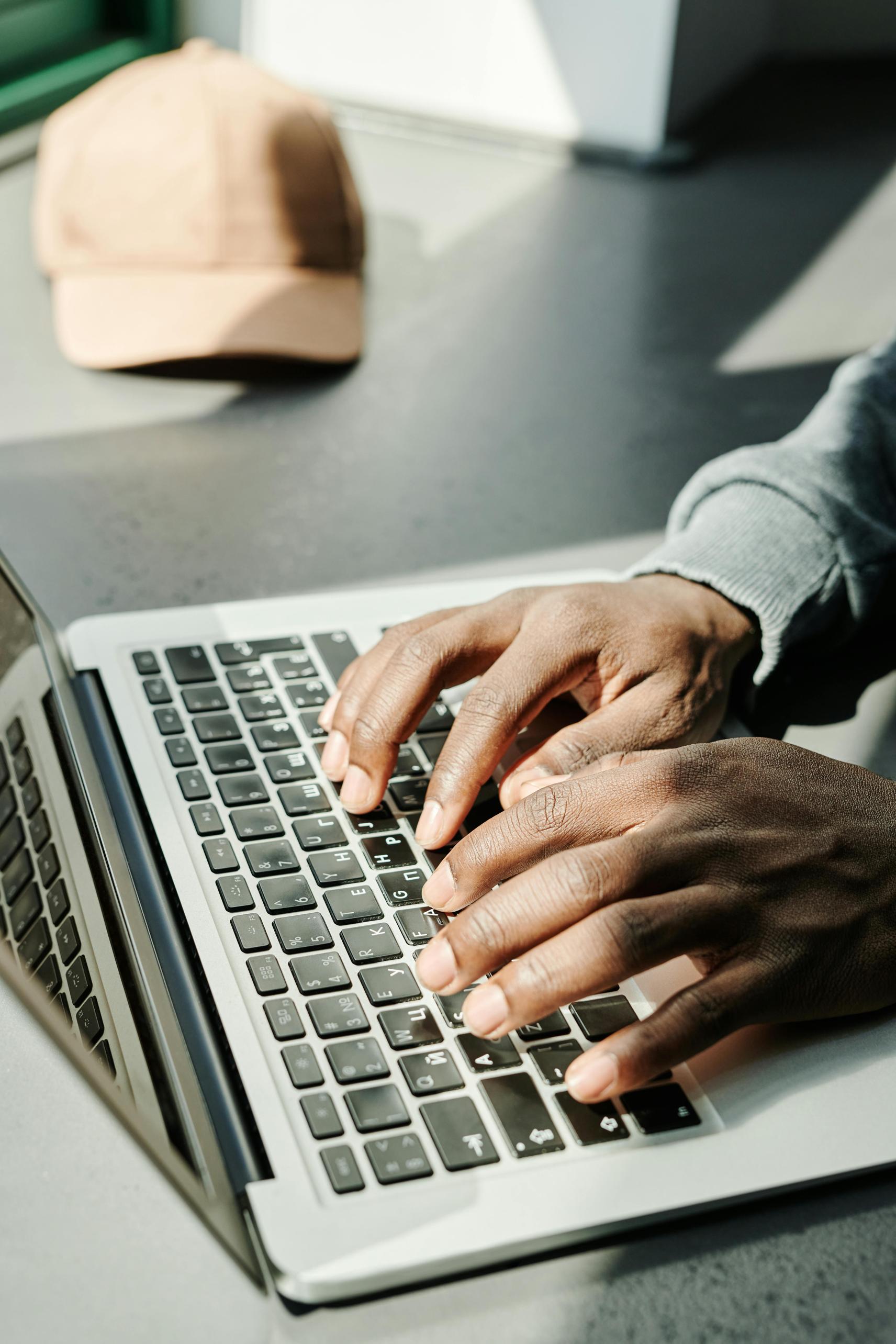 Windows 11-kabelgebundene Tastatur schaltet sich zufällig aus